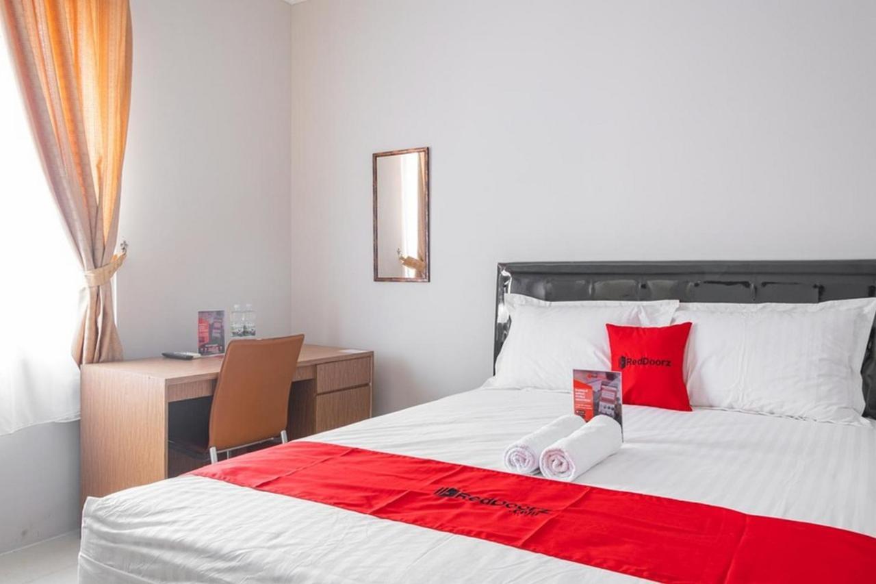 Reddoorz Near Siloam Karawaci 3 Ξενοδοχείο Τάνγκερανγκ Εξωτερικό φωτογραφία