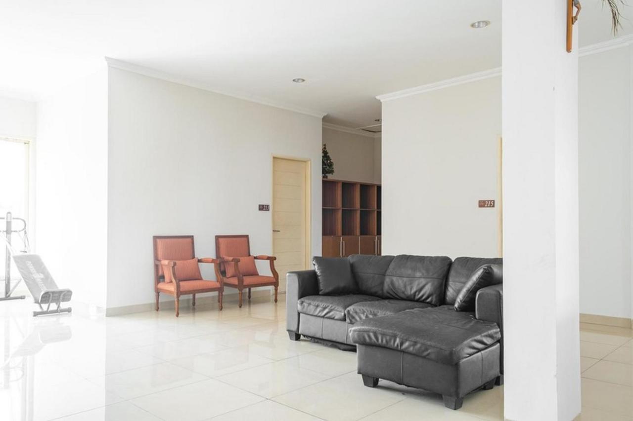 Reddoorz Near Siloam Karawaci 3 Ξενοδοχείο Τάνγκερανγκ Εξωτερικό φωτογραφία