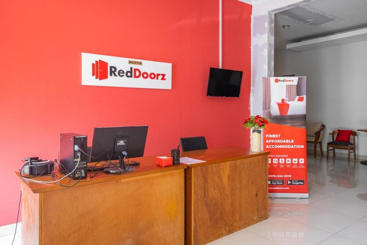 Reddoorz Near Siloam Karawaci 3 Ξενοδοχείο Τάνγκερανγκ Εξωτερικό φωτογραφία